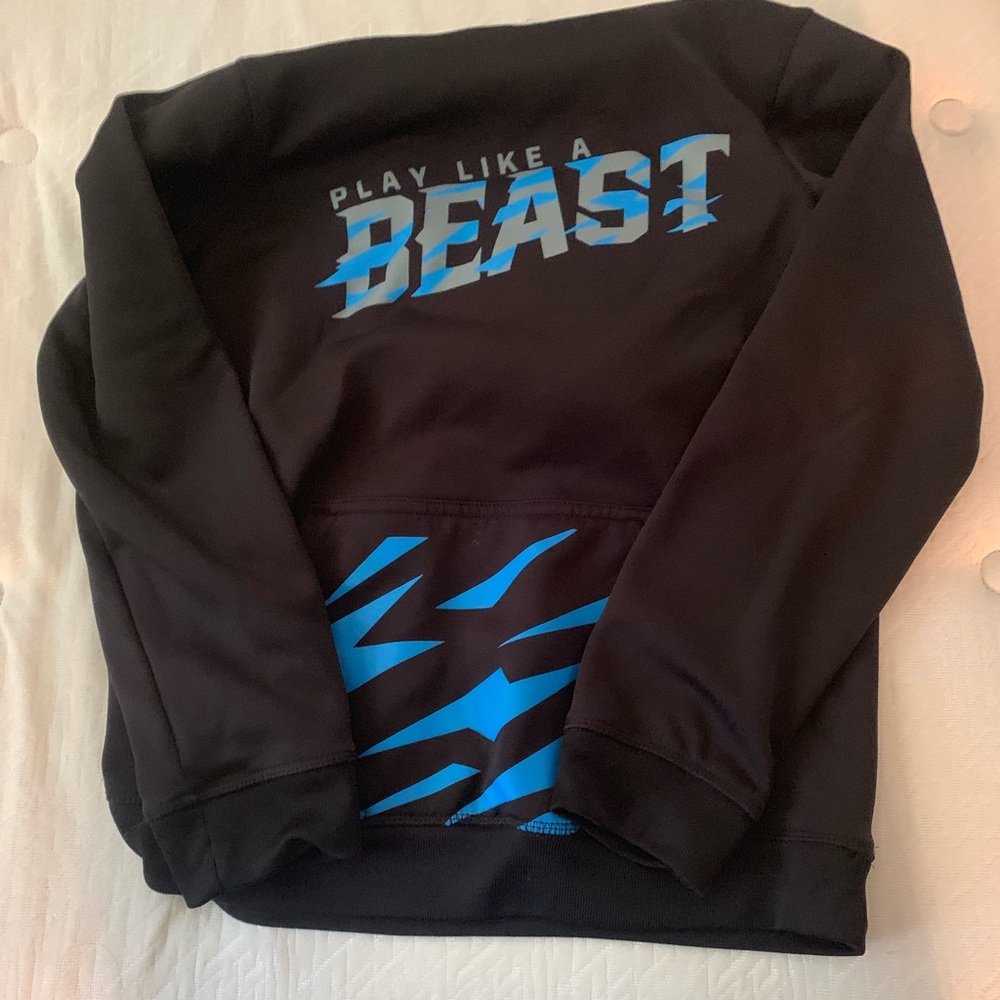 Boys 8/10 hooded dry fit sweatshirt